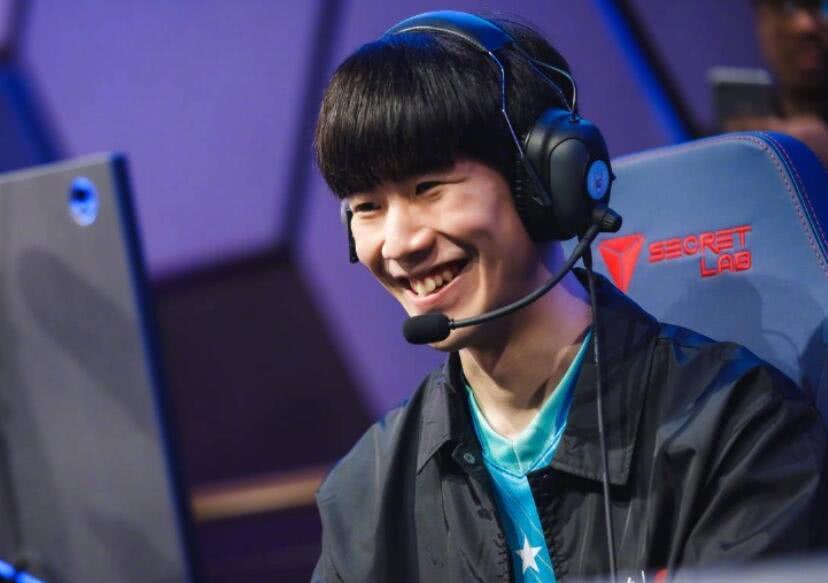 构成巨大威 构成巨大威