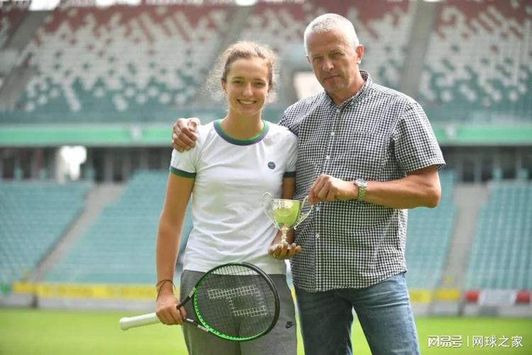 中场的中坚 中场的中坚