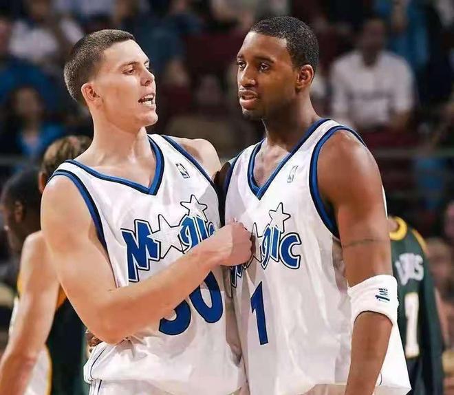 她与丈夫的 她与丈夫的